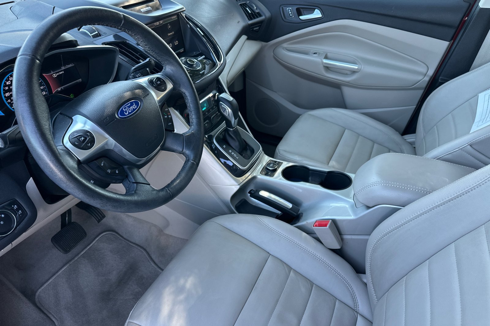 Used 2014 Ford C-MAX SEL w/ Equipment Group 302A FWD image 10