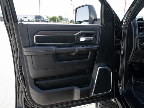 New 2026 RAM 2500 Laramie w/ Night Edition AWD/4WD image 32