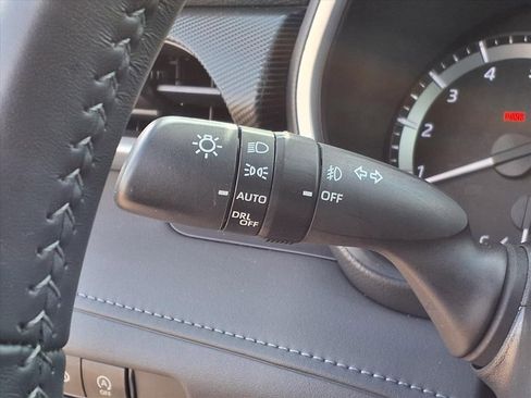 Used 2024 Toyota Highlander XSE image 18