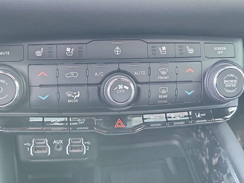 Used 2021 Dodge Durango R/T w/ Technology Group image 12