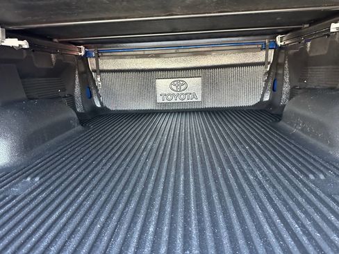 Used 2015 Toyota Tundra SR5 w/ TRD Off Road Package image 9