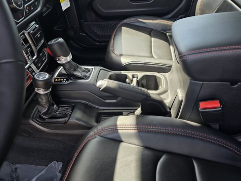 New 2026 Jeep Gladiator Rubicon AWD/4WD image 13