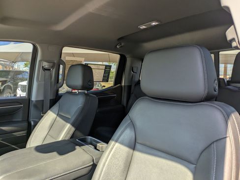 Used 2023 GMC Sierra 1500 SLT image 13