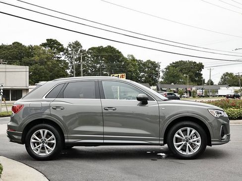 Used 2024 Audi Q3 2.0T Premium image 11