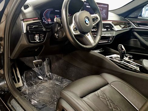 Used 2023 BMW M550i xDrive M550i xDrive w/ Dynamic Handling Package image 44