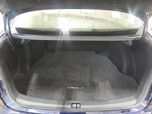 Used 2021 Toyota Corolla SE w/ Carpet Mat Package (TMS) FWD image 13