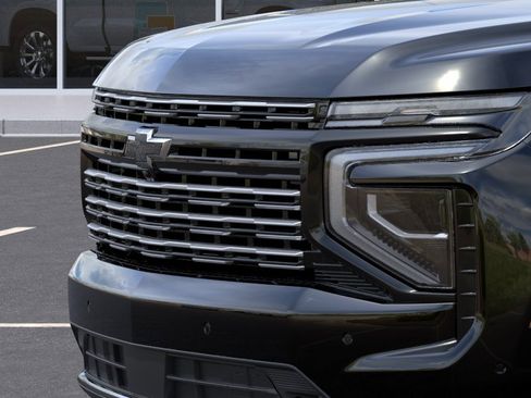 New 2026 Chevrolet Suburban High Country AWD/4WD image 13