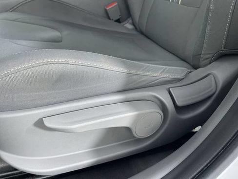 Used 2025 Hyundai Elantra SEL FWD image 35
