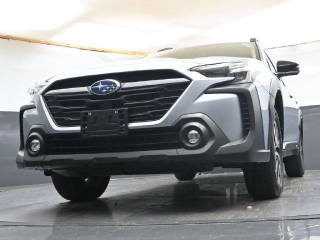 Used 2025 Subaru Outback Premium AWD/4WD image 29