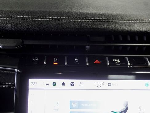 Used 2024 Jeep Grand Cherokee Limited w/ Luxury Tech Group II image 21