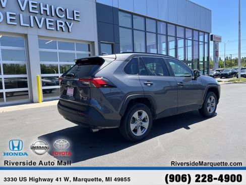 Used 2025 Toyota RAV4 XLE AWD/4WD image 9