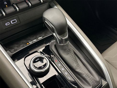 Used 2025 Chevrolet Colorado ZR2 w/ Technology Package image 25