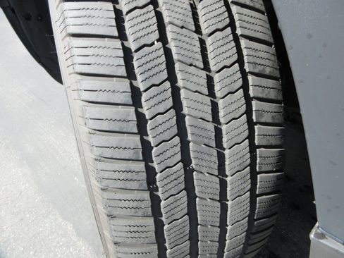 Used 2023 Land Rover Defender 110 X-Dynamic SE AWD/4WD image 19