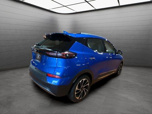 Used 2022 Chevrolet Bolt EUV Premier w/ Sun & Sound Package image 5