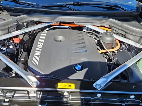 New 2026 BMW X5 xDrive50e w/ M Sport Package image 28