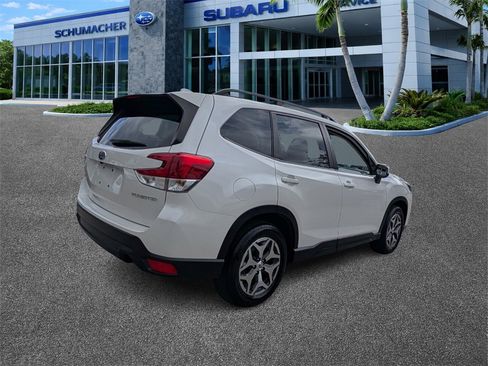 Used 2023 Subaru Forester Premium image 7