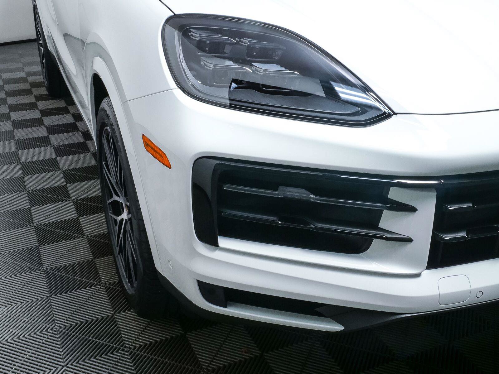 New 2026 Porsche Cayenne Coupe AWD/4WD image 39