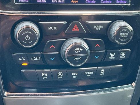 Used 2019 Jeep Grand Cherokee Altitude image 24