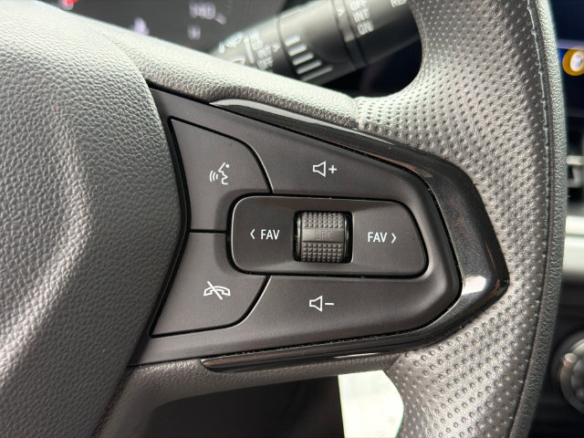 Used 2026 Chevrolet Trax LS w/ LS Convenience Package FWD image 25