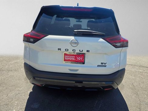 Used 2023 Nissan Rogue SV w/ SV Premium B Package FWD image 4