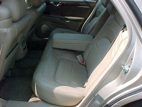 Used 2005 Cadillac De Ville FWD image 14
