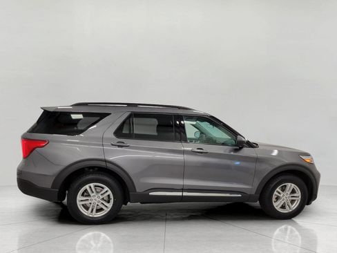 Used 2022 Ford Explorer XLT image 24