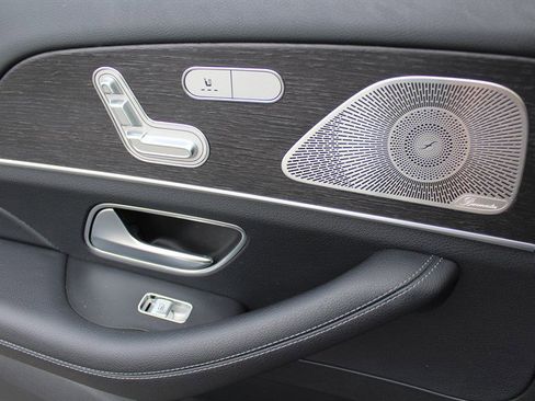 Used 2022 Mercedes-Benz GLS 450 4MATIC image 34