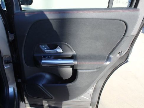 Used 2022 Mercedes-Benz GLA 250 GLA 250 image 32