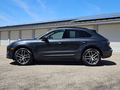 Certified 2024 Porsche Macan AWD/4WD image 4