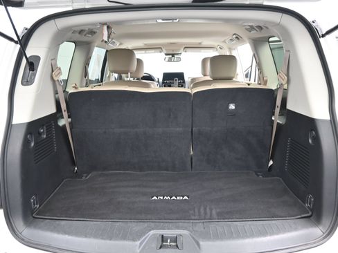 Used 2024 Nissan Armada SL w/ Captain's Chairs Package RWD image 12