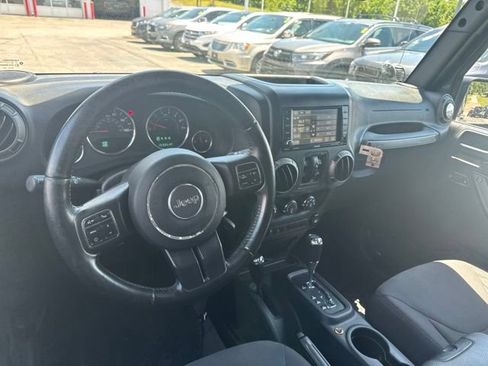 Used 2017 Jeep Wrangler Unlimited Sport AWD/4WD image 12