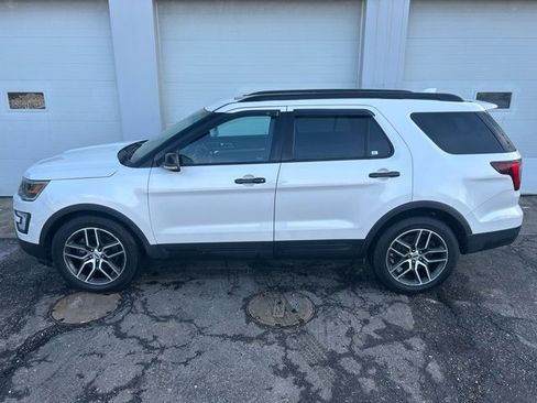 Used 2016 Ford Explorer Sport w/ Equipment Group 401A image 3