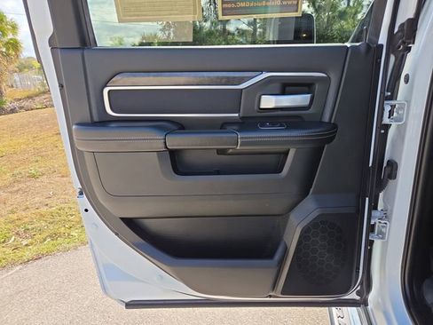 Used 2024 RAM 2500 Big Horn w/ Snow Chief Group image 9