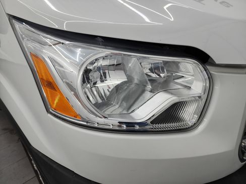 Used 2019 Ford Transit 350 XLT image 19