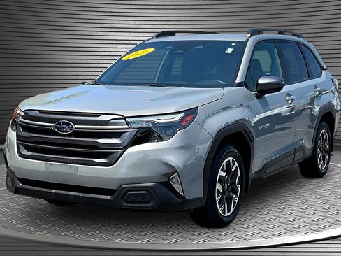 Used 2025 Subaru Forester Premium AWD/4WD image 3