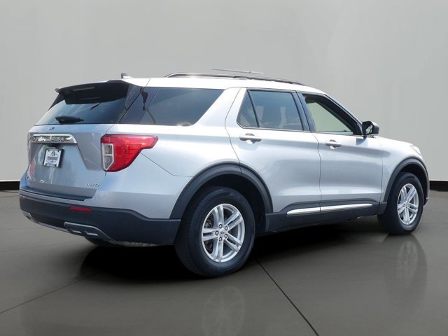 Certified 2023 Ford Explorer XLT w/ Equipment Group 202A AWD/4WD image 2