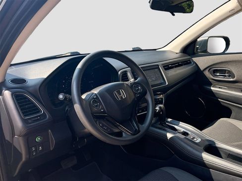 Used 2019 Honda HR-V EX image 9