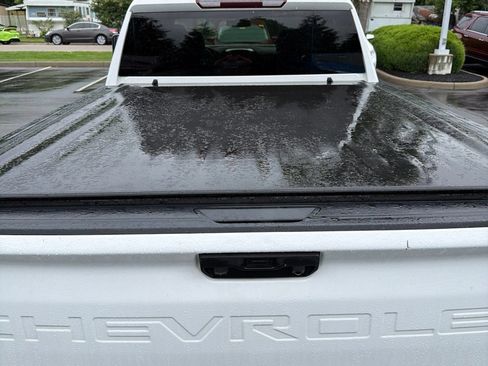 Used 2021 Chevrolet Silverado 2500 LT w/ Z71 Chrome Sport Edition AWD/4WD image 9