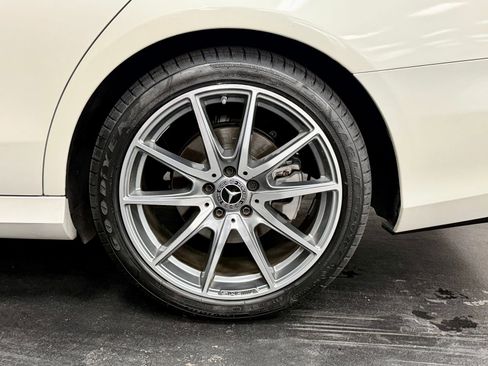 Used 2022 Mercedes-Benz E 350 Sedan image 17
