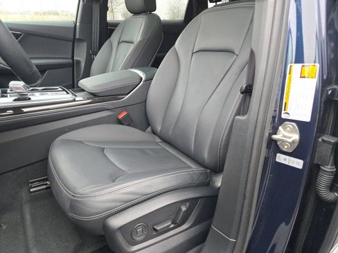 Used 2025 Audi Q7 3.0T Premium Plus AWD/4WD image 24