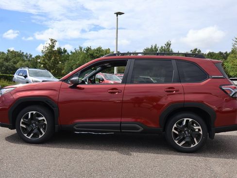 Used 2025 Subaru Forester Limited AWD/4WD image 5