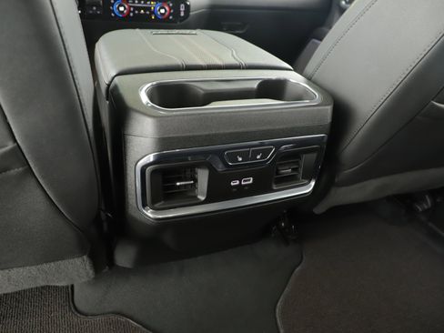 Used 2024 Chevrolet Silverado 3500 High Country w/ Technology Package image 27