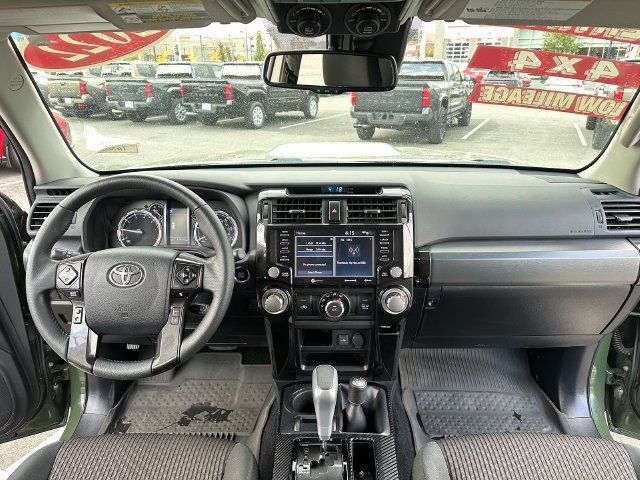 Certified 2022 Toyota 4Runner TRD Off-Road AWD/4WD image 11