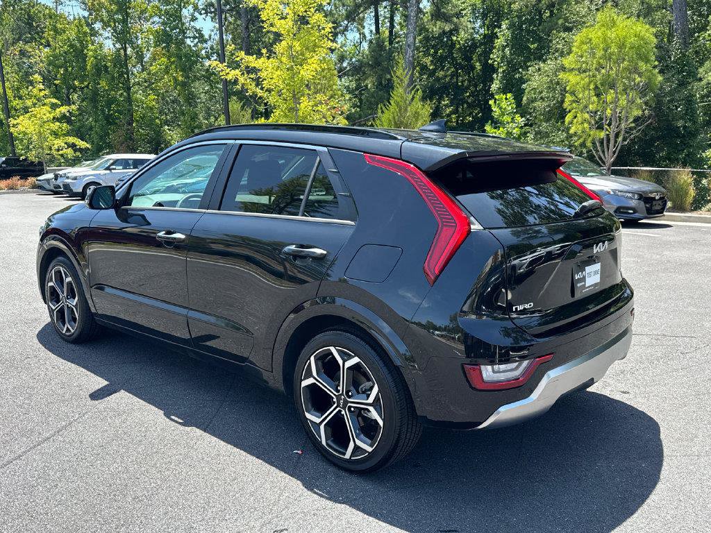 Used 2023 Kia Niro SX Touring FWD image 5