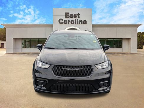 New 2026 Chrysler Pacifica Select image 8