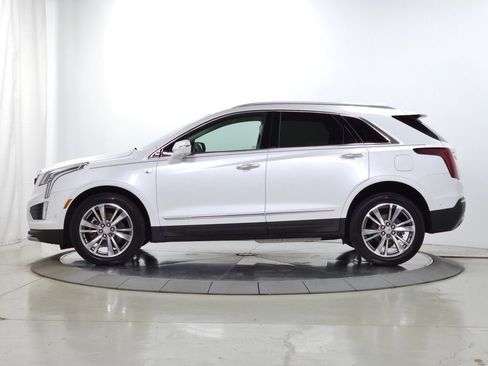 Used 2021 Cadillac XT5 Premium Luxury AWD/4WD image 2