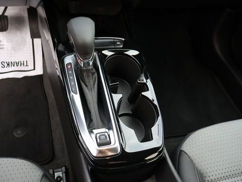 Certified 2025 Chevrolet Trax LT w/ LT Convenience Package image 27