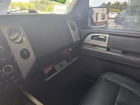 Used 2012 Ford Expedition Limited RWD image 32