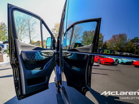 Used 2023 Mercedes-Benz Sprinter 3500 image 7
