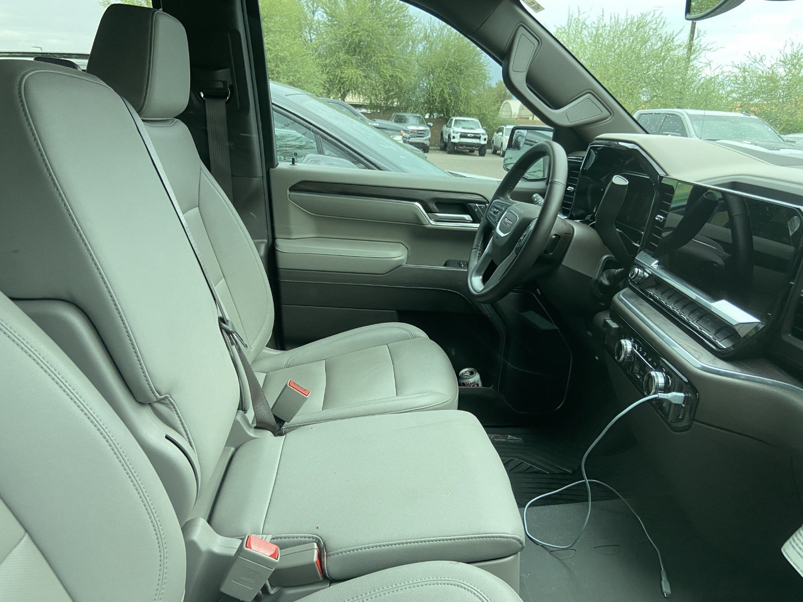 Used 2026 GMC Sierra 1500 SLT AWD/4WD image 6